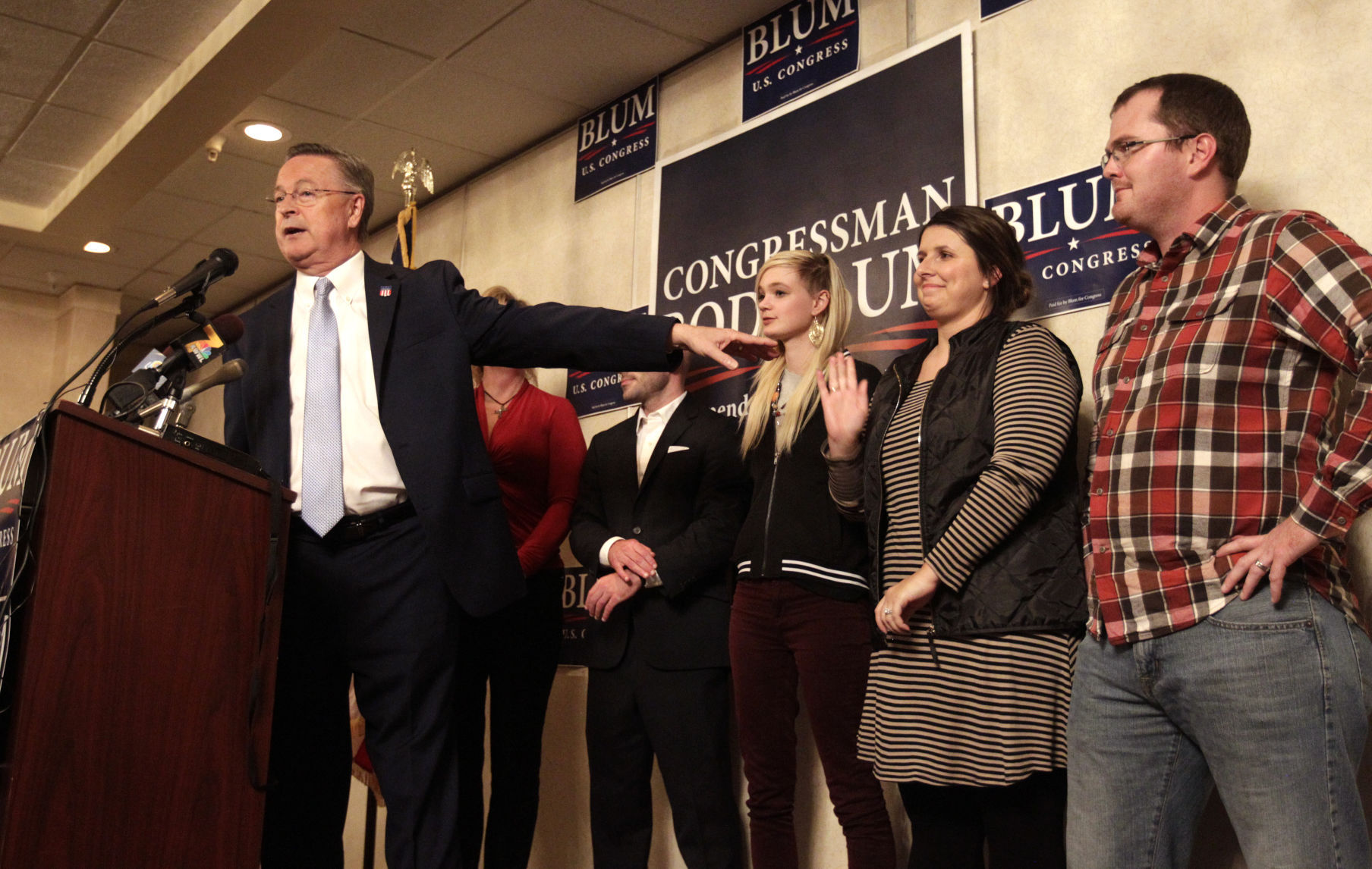 110816tsr-blum-reelect-07
